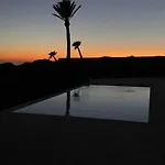 Con Piscina En * 蒂亚斯