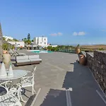 Con Piscina En 蒂亚斯