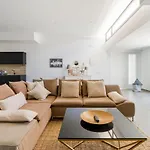 Con Piscina En * 蒂亚斯