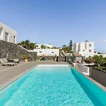 Con Piscina En 蒂亚斯