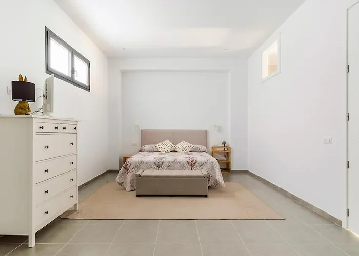 Con Piscina En Apartamento Tías