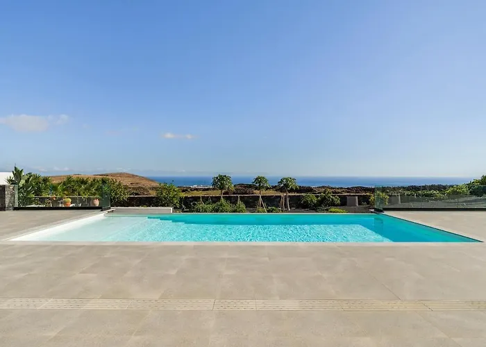 Apartamento Con Piscina En *