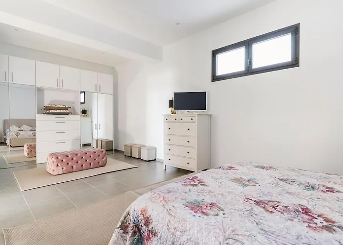 Con Piscina En Apartamento Tías