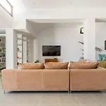 Apartamento Con Piscina En *