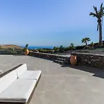 Con Piscina En * Tías