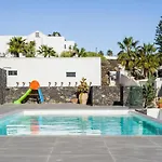 Con Piscina En Apartamento