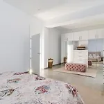 Apartamento Con Piscina En