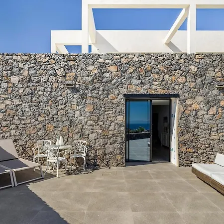 Con Piscina En Tías