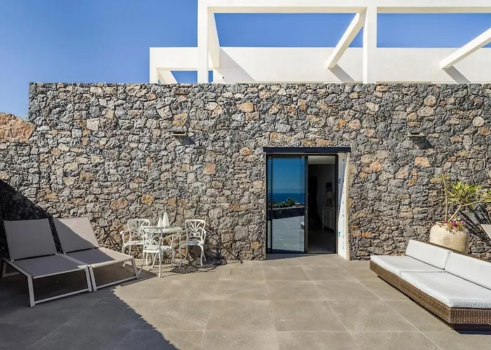 Con Piscina En Tías