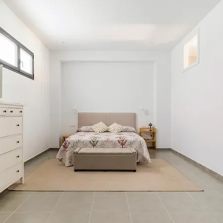 Con Piscina En דירה Tías