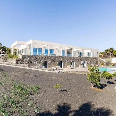 Con Piscina En דירה